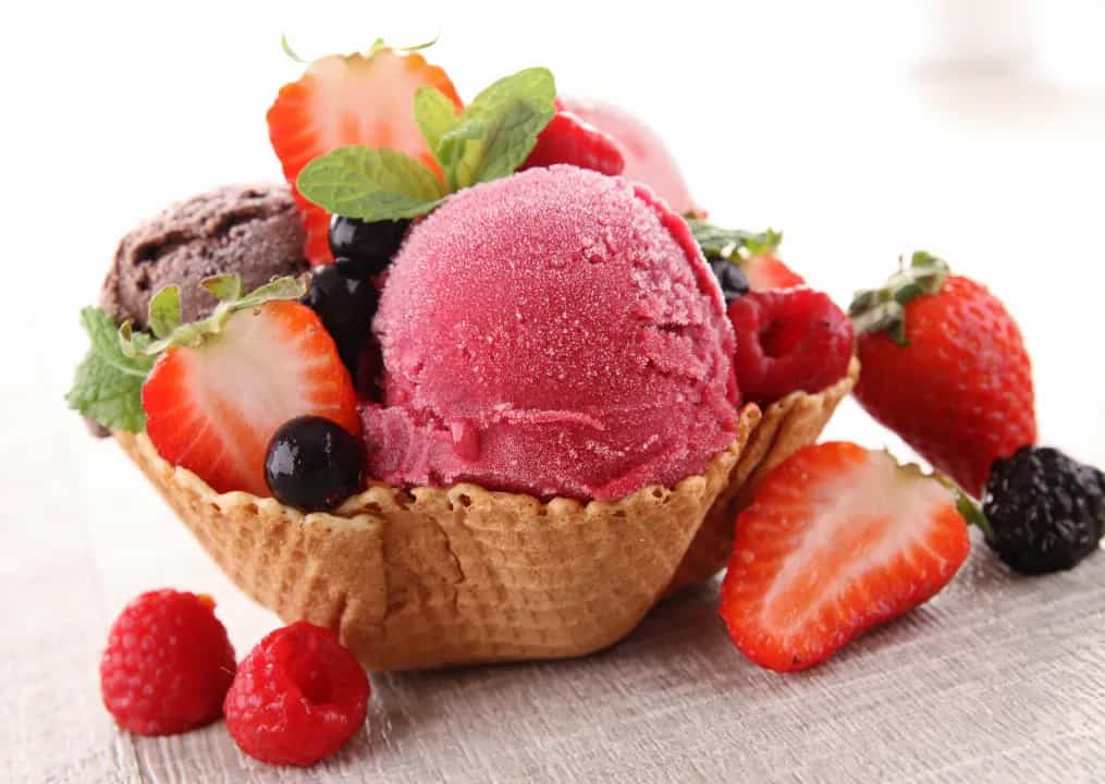 بستنی میوه ای سالم و کم کالری برای رژیم غذایی